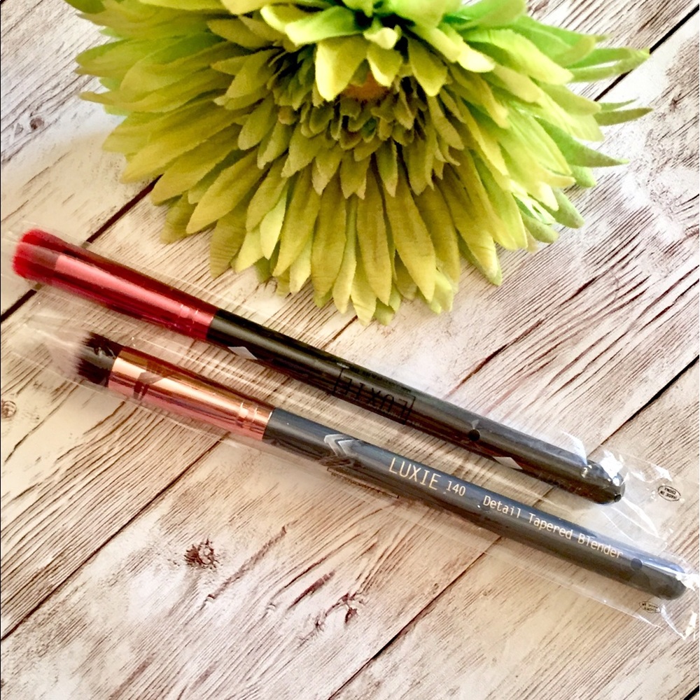 2 Luxie Super Hero Marvel Super Woman Harley Quinn Makeup Brushes